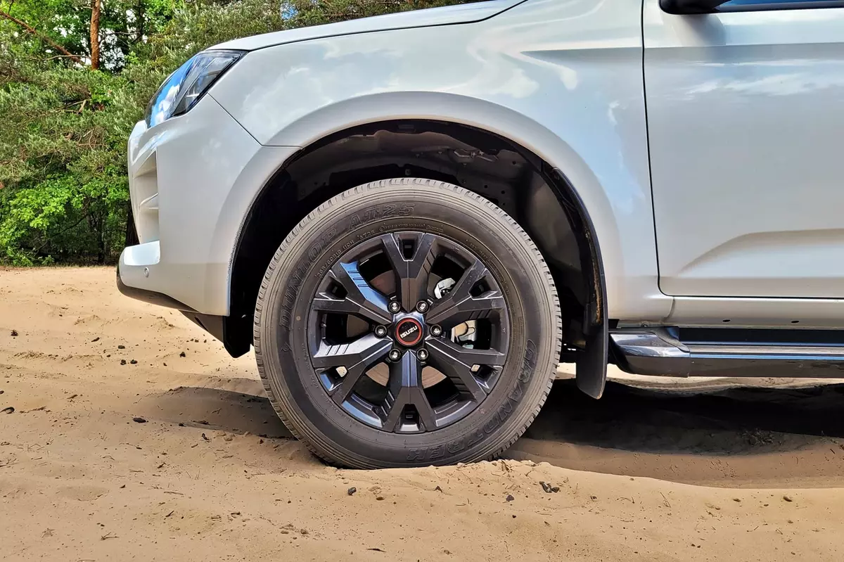 Isuzu D-Max LSE – alternatywa dla terenówki?