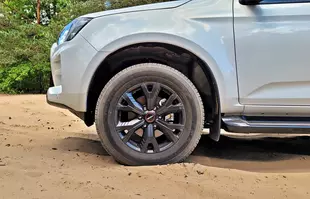 Isuzu D-Max LSE – alternatywa dla terenówki?