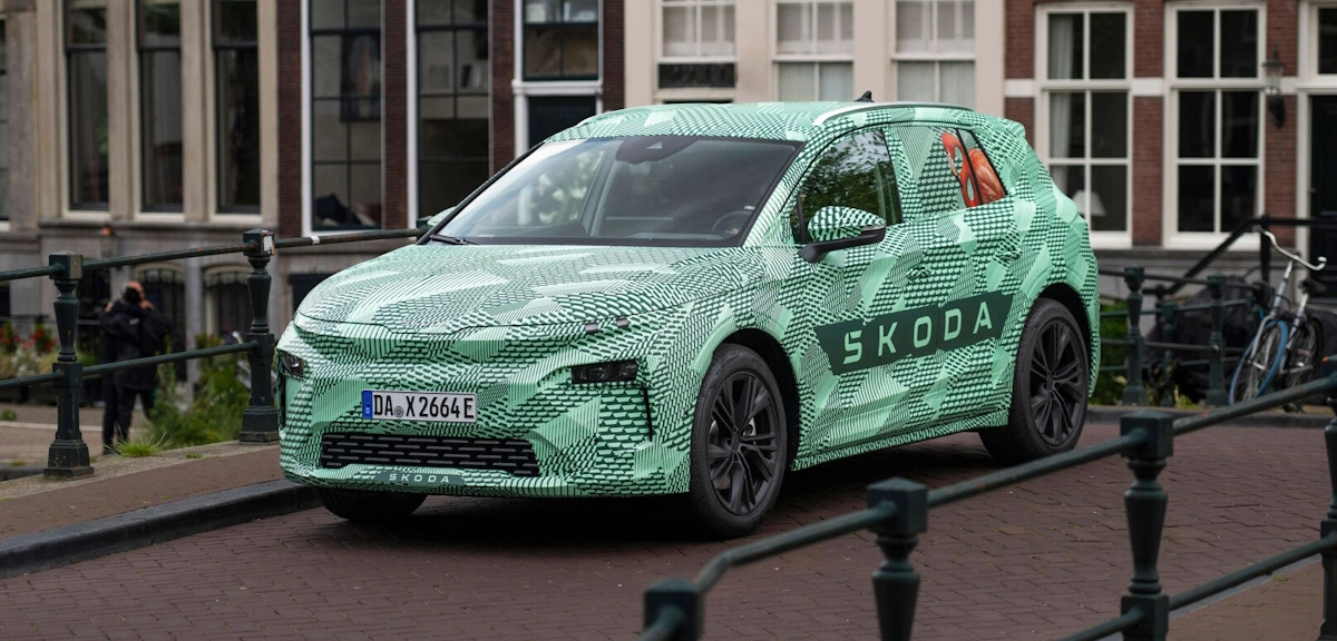 Skoda Elroq w kamuflażu