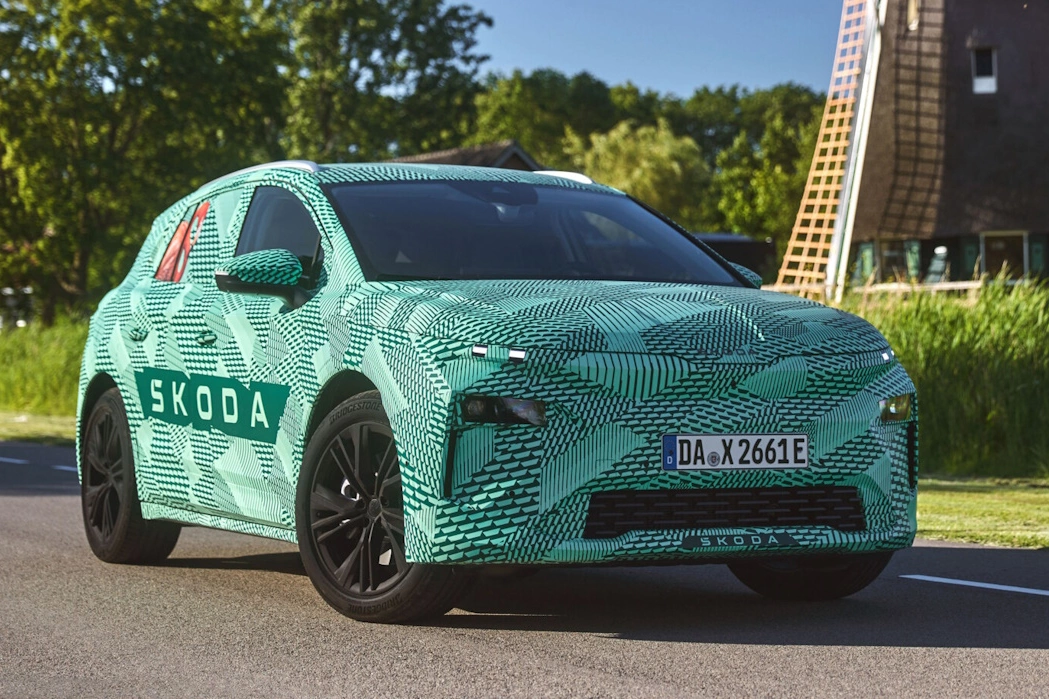 Skoda Elroq w kamuflażu