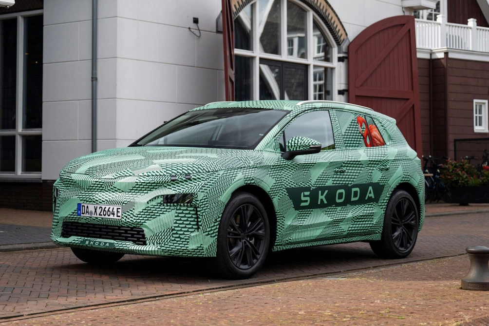 Skoda Elroq w kamuflażu