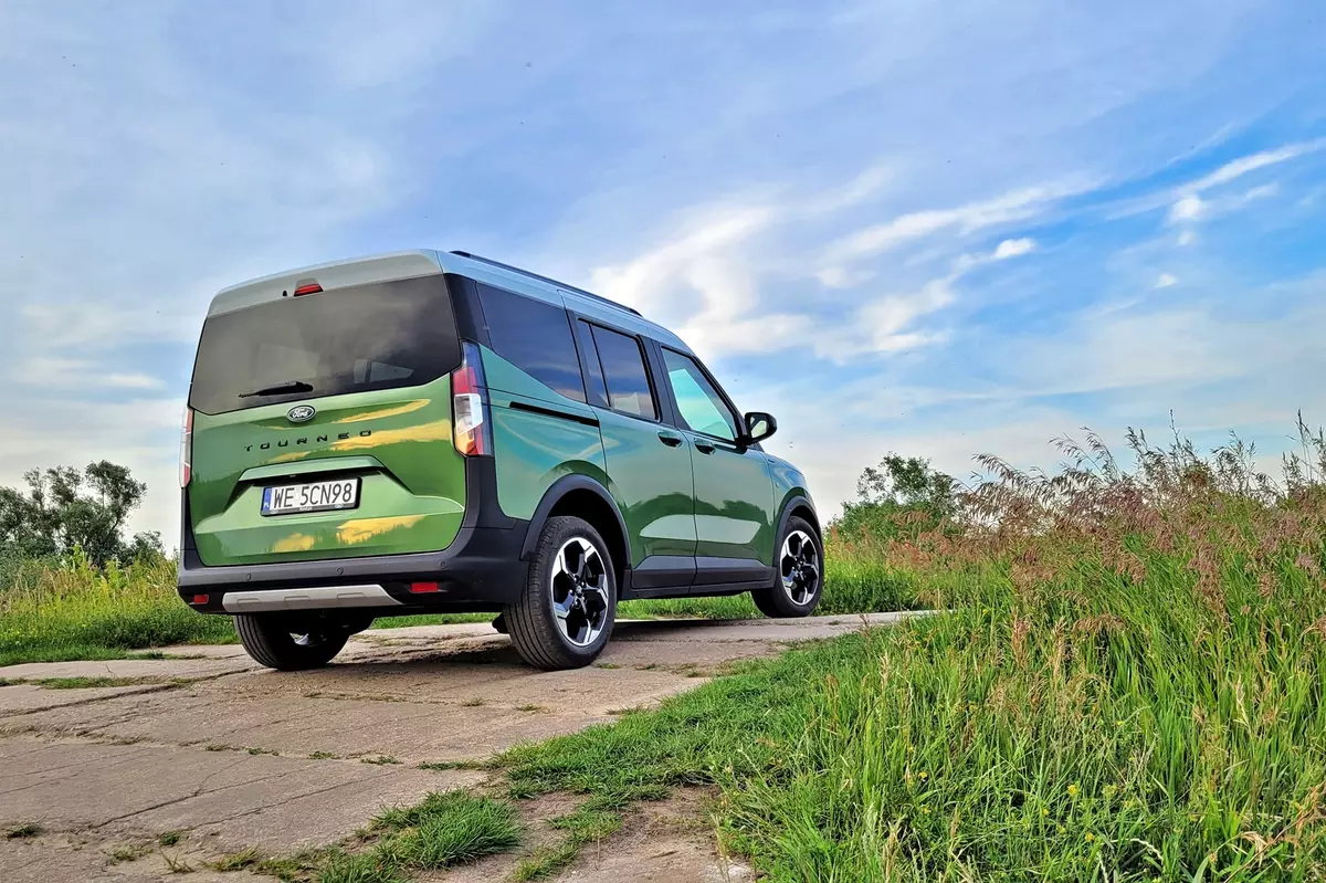 Ford Tourneo Courier Active – możesz nie wiedzieć, że go potrzebujesz