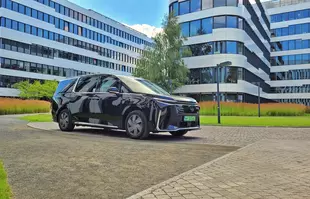 Maxus Mifa 9 - elektryczny super luksusowy van prosto z Chin