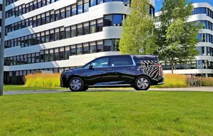 Maxus Mifa 9 - elektryczny super luksusowy van prosto z Chin