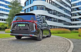 Maxus Mifa 9 - elektryczny super luksusowy van prosto z Chin
