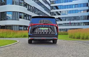 Maxus Mifa 9 - elektryczny super luksusowy van prosto z Chin
