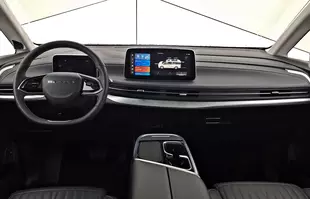 Maxus Mifa 9 - elektryczny super luksusowy van prosto z Chin