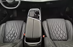 Maxus Mifa 9 - elektryczny super luksusowy van prosto z Chin