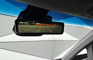 Maxus Mifa 9 - elektryczny super luksusowy van prosto z Chin