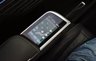 Maxus Mifa 9 - elektryczny super luksusowy van prosto z Chin