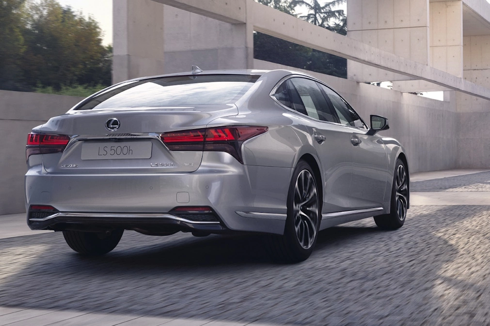 Lexus LS bestsellerem w Polsce