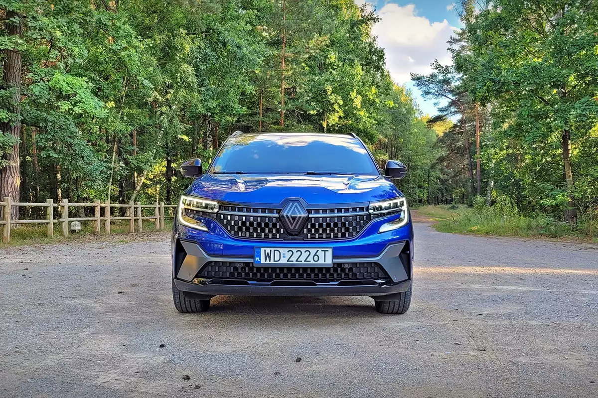 Renault Austral E-Tech - pod każdym względem nietypowa hybryda