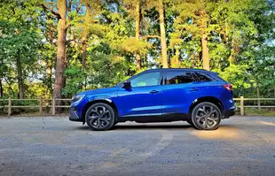 Renault Austral E-Tech - pod każdym względem nietypowa hybryda