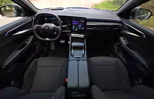 Renault Austral E-Tech - pod każdym względem nietypowa hybryda