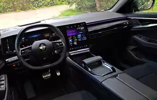 Renault Austral E-Tech - pod każdym względem nietypowa hybryda