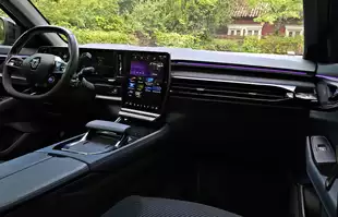 Renault Austral E-Tech - pod każdym względem nietypowa hybryda