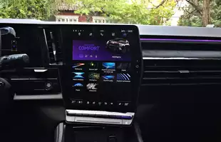 Renault Austral E-Tech - pod każdym względem nietypowa hybryda