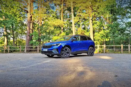 Renault Austral E-Tech - pod każdym względem nietypowa hybryda