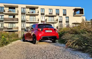 Mazda 2 Hybrid - bliźniaczka Toyoty Yaris