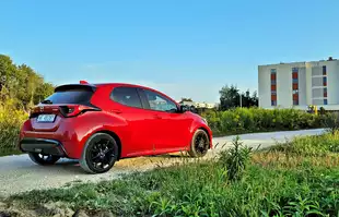 Mazda 2 Hybrid - bliźniaczka Toyoty Yaris