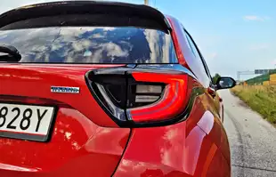 Mazda 2 Hybrid - bliźniaczka Toyoty Yaris