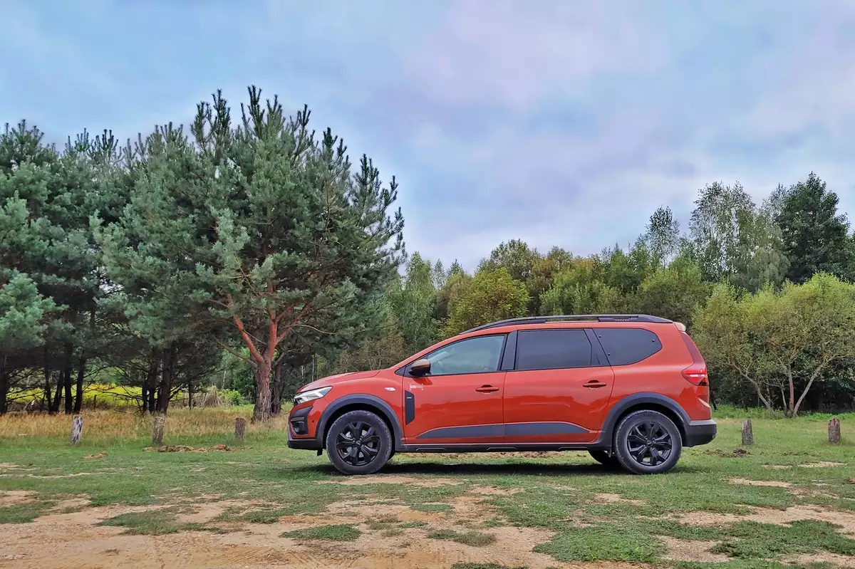 Dacia Jogger Hybrid - to już nie jest budżetowe auto