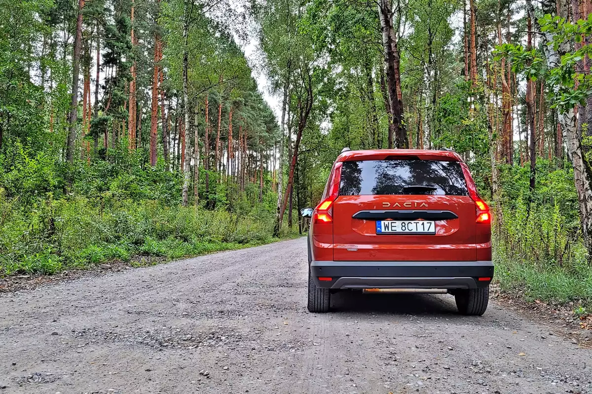 Dacia Jogger Hybrid - to już nie jest budżetowe auto