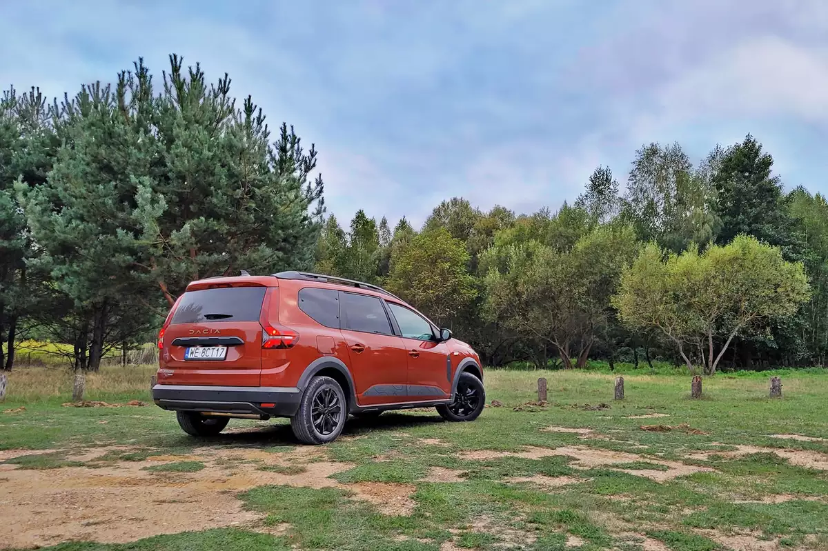 Dacia Jogger Hybrid - to już nie jest budżetowe auto