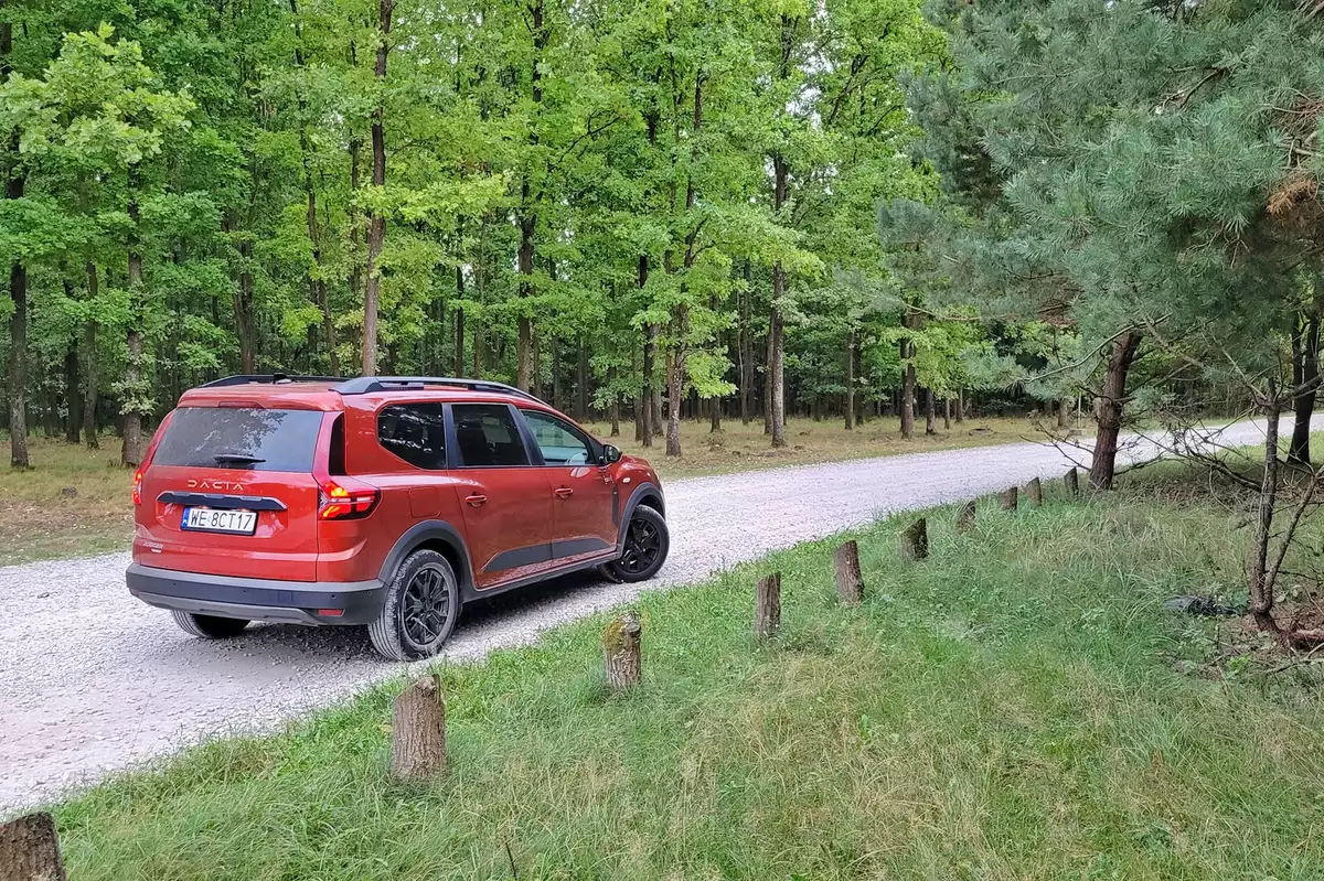 Dacia Jogger Hybrid - to już nie jest budżetowe auto