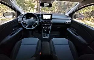 Dacia Jogger Hybrid - to już nie jest budżetowe auto