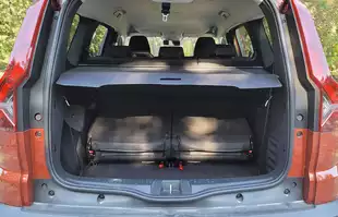 Dacia Jogger Hybrid - to już nie jest budżetowe auto