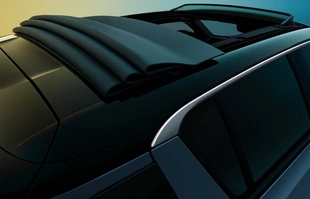 Renault 4 nadjeżdża