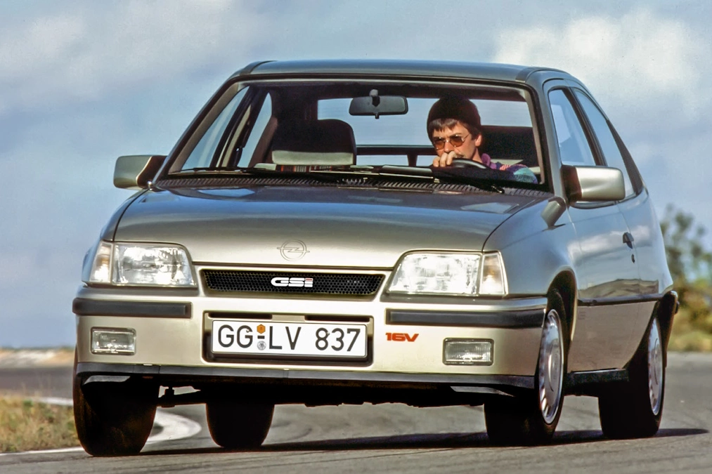 Opel Kadett E ma 40 lat. Pamiętacie GSi?