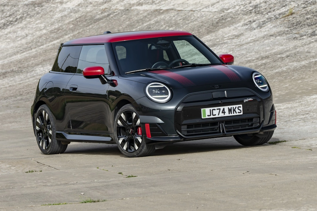 Mini John Cooper Works Electric i Mini John Cooper Works Aceman