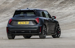 Mini John Cooper Works Electric i Mini John Cooper Works Aceman