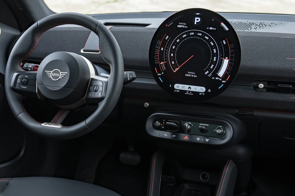 Mini John Cooper Works Electric i Mini John Cooper Works Aceman