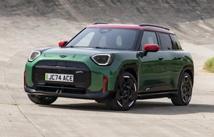 Mini John Cooper Works Electric i Mini John Cooper Works Aceman