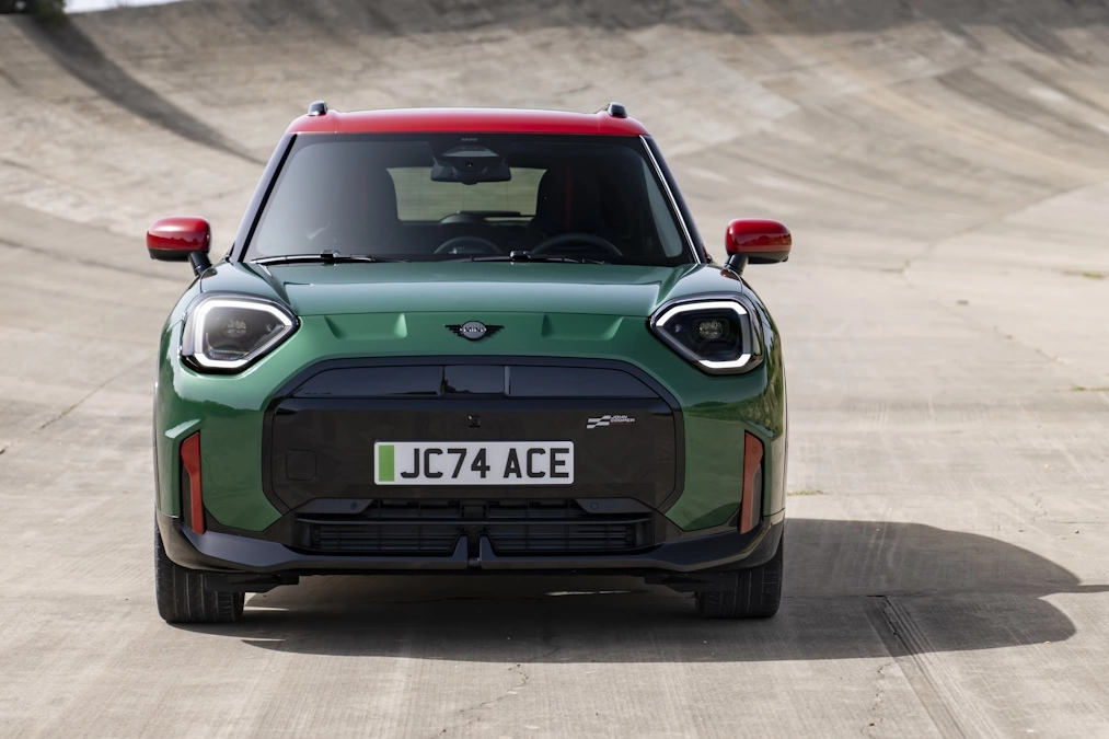 Mini John Cooper Works Electric i Mini John Cooper Works Aceman