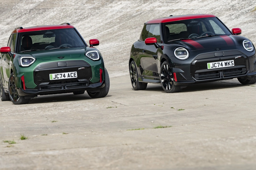 Mini John Cooper Works Electric i Mini John Cooper Works Aceman