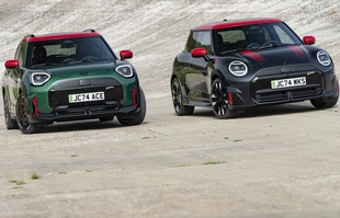 Mini John Cooper Works Electric i Mini John Cooper Works Aceman