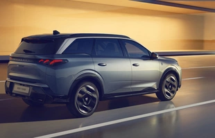 Peugeot e-5008 w nowych wersjach. Polskie ceny