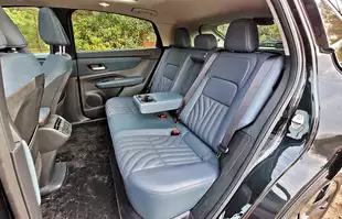 Nissan Ariya Evolve+ 394 KM e-4orce - rodzinno-sportowy elektryk