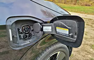 Nissan Ariya Evolve+ 394 KM e-4orce - rodzinno-sportowy elektryk