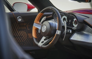 Alfa Romeo 33 Stradale wyjeżdża na drogi