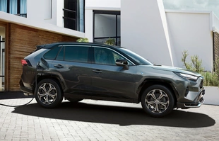 Toyota RAV4 i Prius znacznie taniej