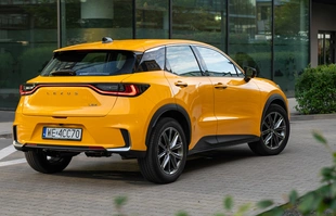 Szalone obniżki na Lexusy z roku 2024. Nawet 100 tys. taniej!