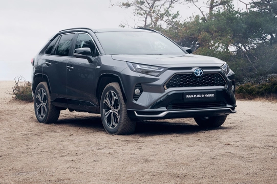 Toyota RAV4 taniej nawet o 30 tys. zł