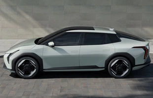 Kia EV4 na pierwszych zdjęciach