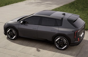 Kia EV4 na pierwszych zdjęciach