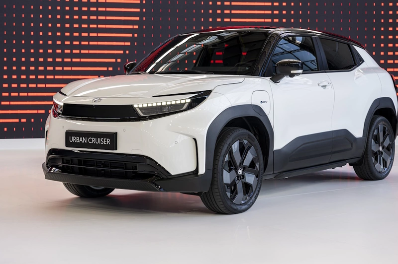 Toyota Urban Cruiser wraca. Teraz to auto elektryczne
